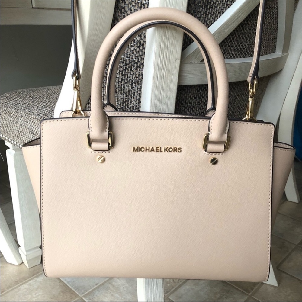 Michael Kors Selma Oyster Crossbody/handbag NWT